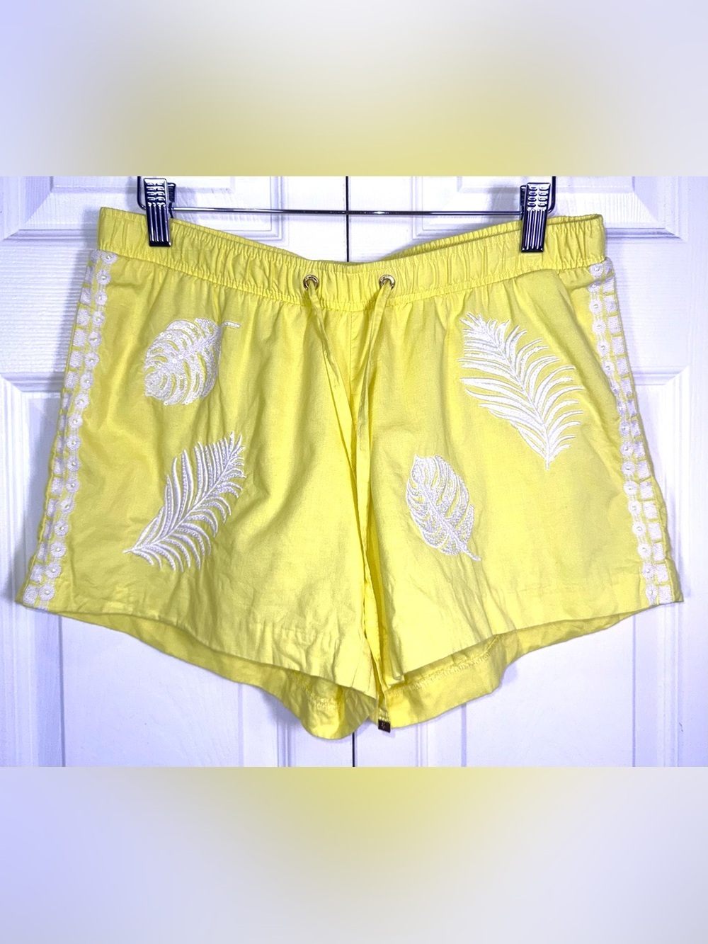 Lilly Pulitzer Katia Embroidered Watch Hill Yellow Sequin Shorts size small